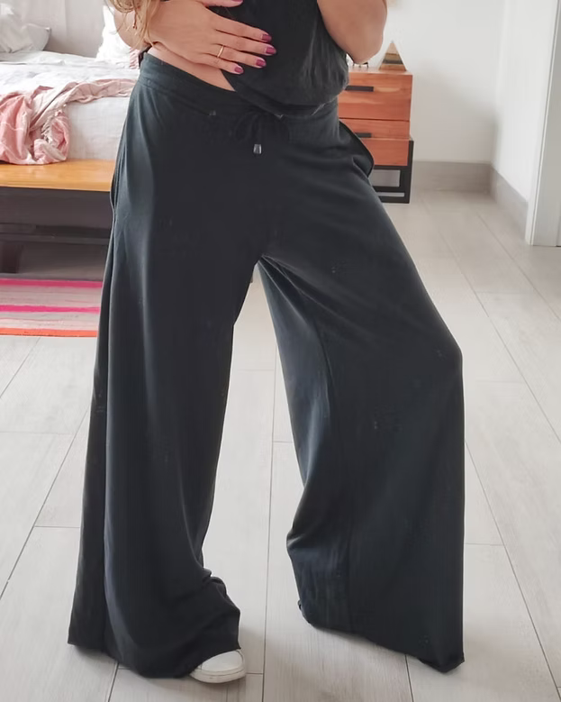 Buzo palazo negro (franela cardada)