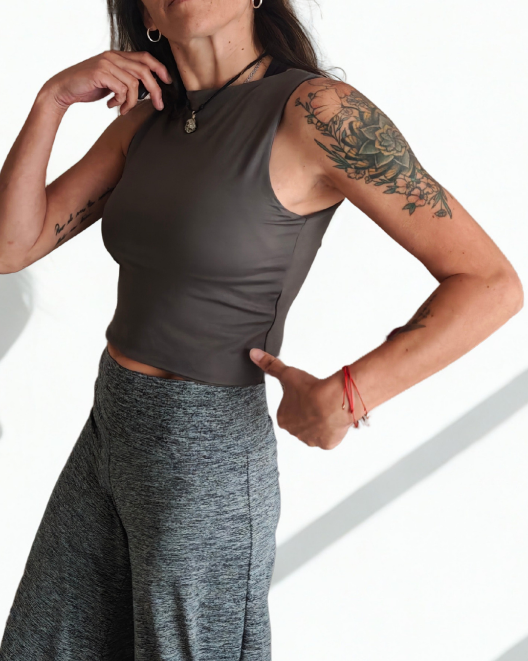 Polera sin mangas plomo (Modal)