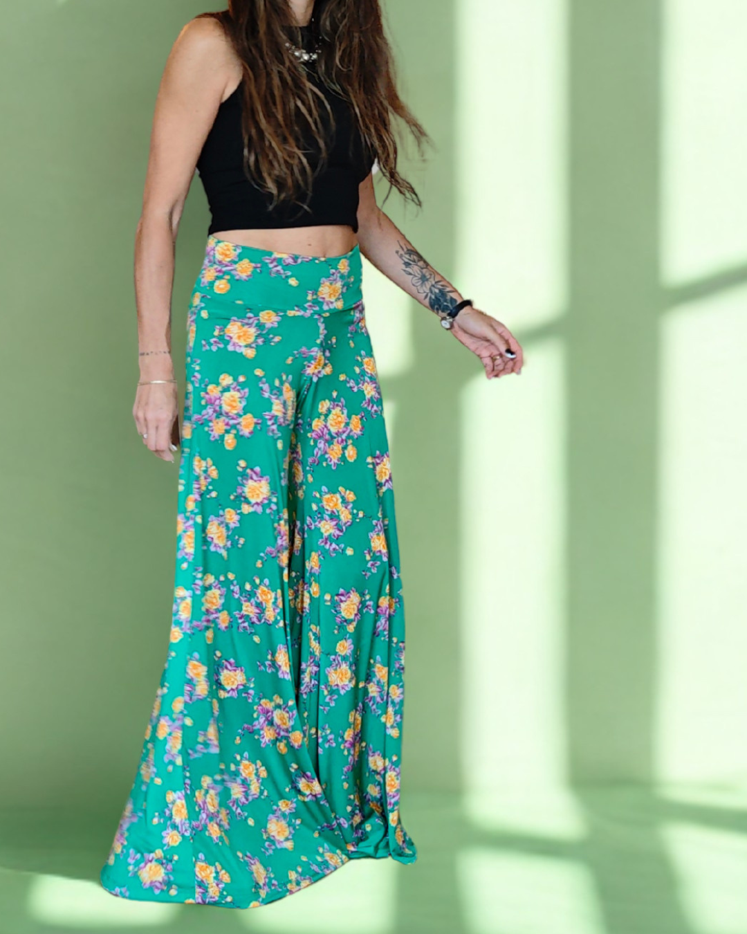 Pata de elefante extra Flower Green (Lycra fría)