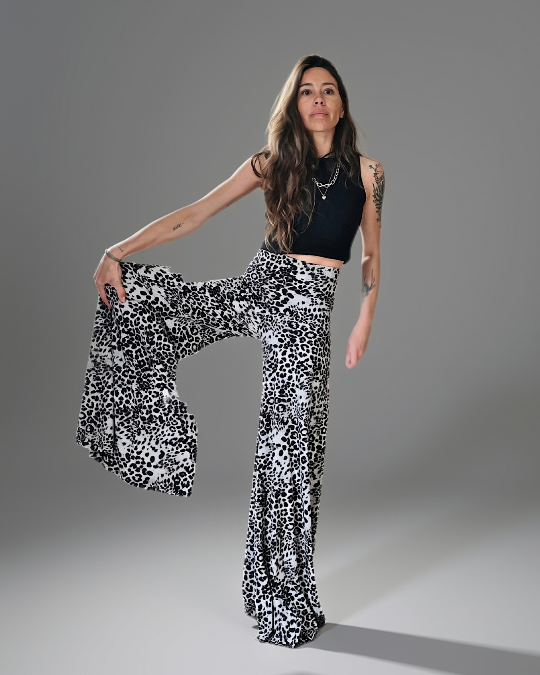 Pata de elefante extra negro print (piel de durazno)