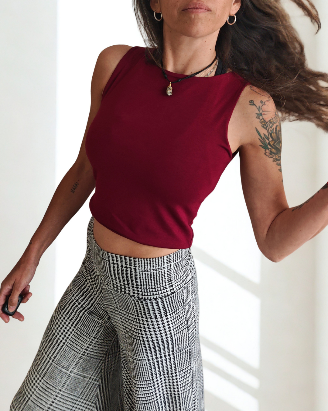 Polera sin mangas burdeo (Modal)